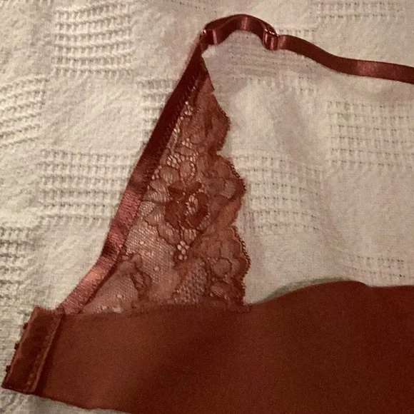 Bra 🦢 - Picture 5 of 5